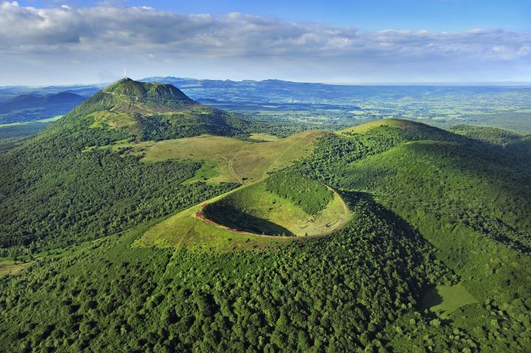 chaine_des_puys_2_auvergne.x_85994.jpg